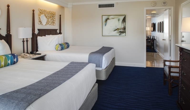 Tradewinds Island Grand - Tropical One Bedroom Suite  Double Bedroom
